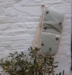 Bee Oven gloves